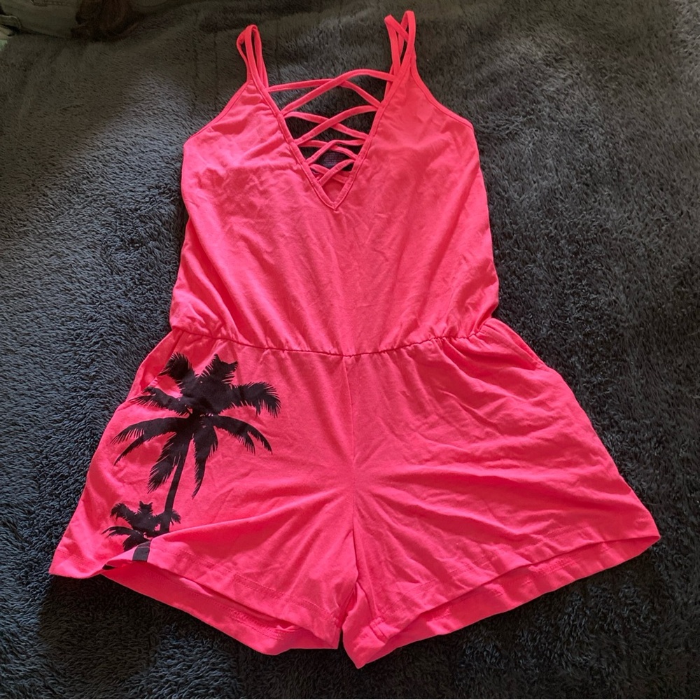 Material Girl Juniors Size XS Hot Pink Romper w/ Pockets